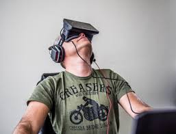 Az Oculus Rift VR szemüveg kaput nyit a jövőre